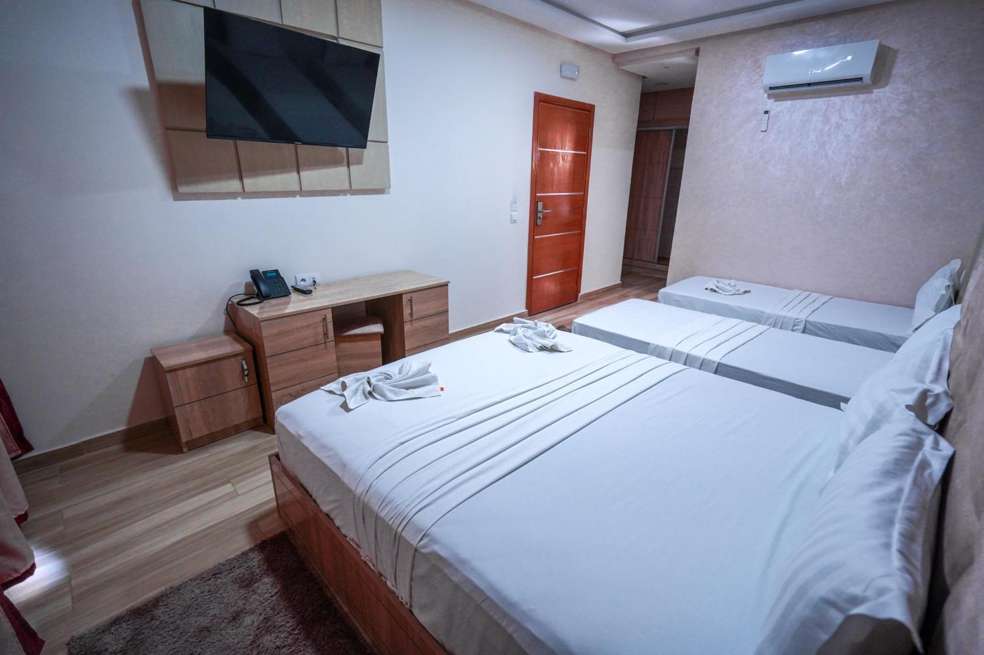 Fekri Hotel Meknès Dış mekan fotoğraf